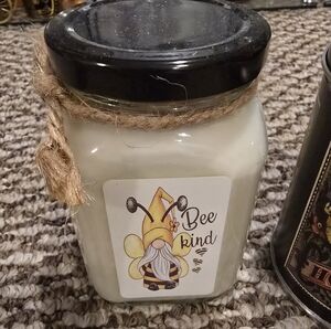 Bee Kind Scented Candle with Black Lid